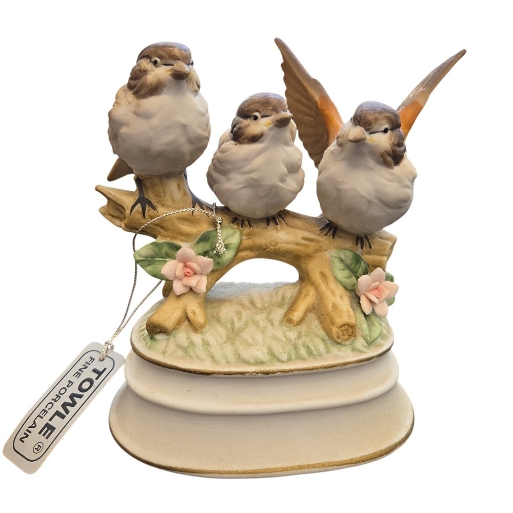 Towle Fine Porcelain Music Box Plays April Love Three Birds on a Branch